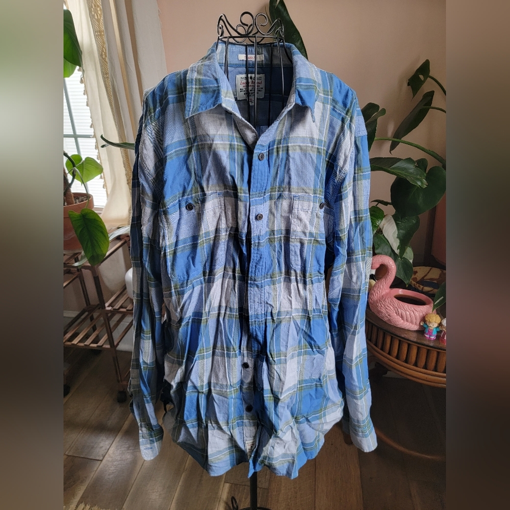 EUC Lucky Brand Button Down Shirt